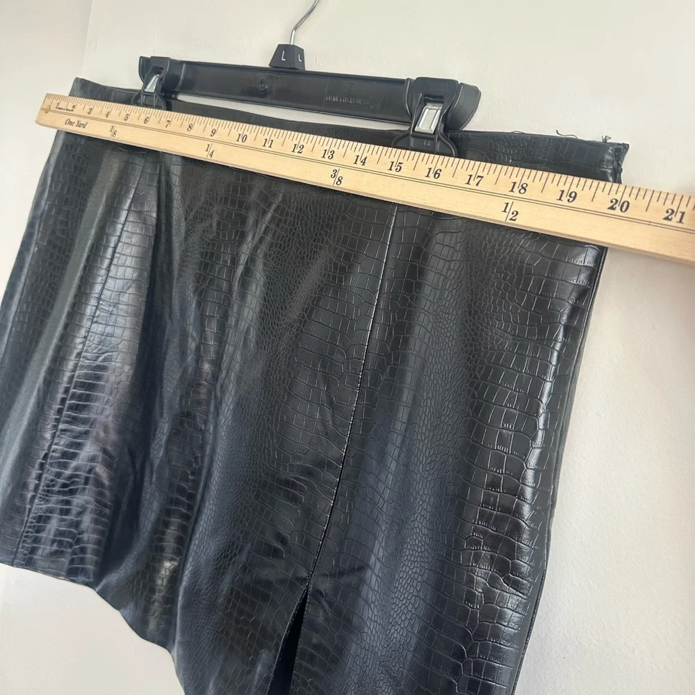Black Faux Croc Mini Skirt - Structured